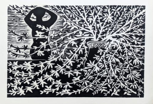 Bluehende-Zweige-mit-Statue